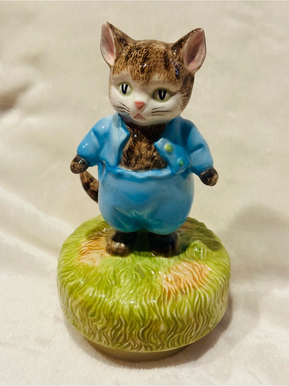 Schmid Beatrix Potter Tom Kitten musical figurine Happy Wanderer Japan 1977 Vtg